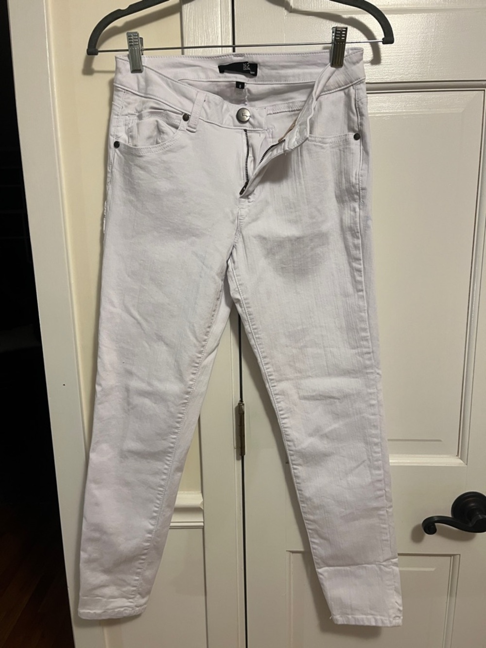 1822 Denim White Cropped Ankle Jeans